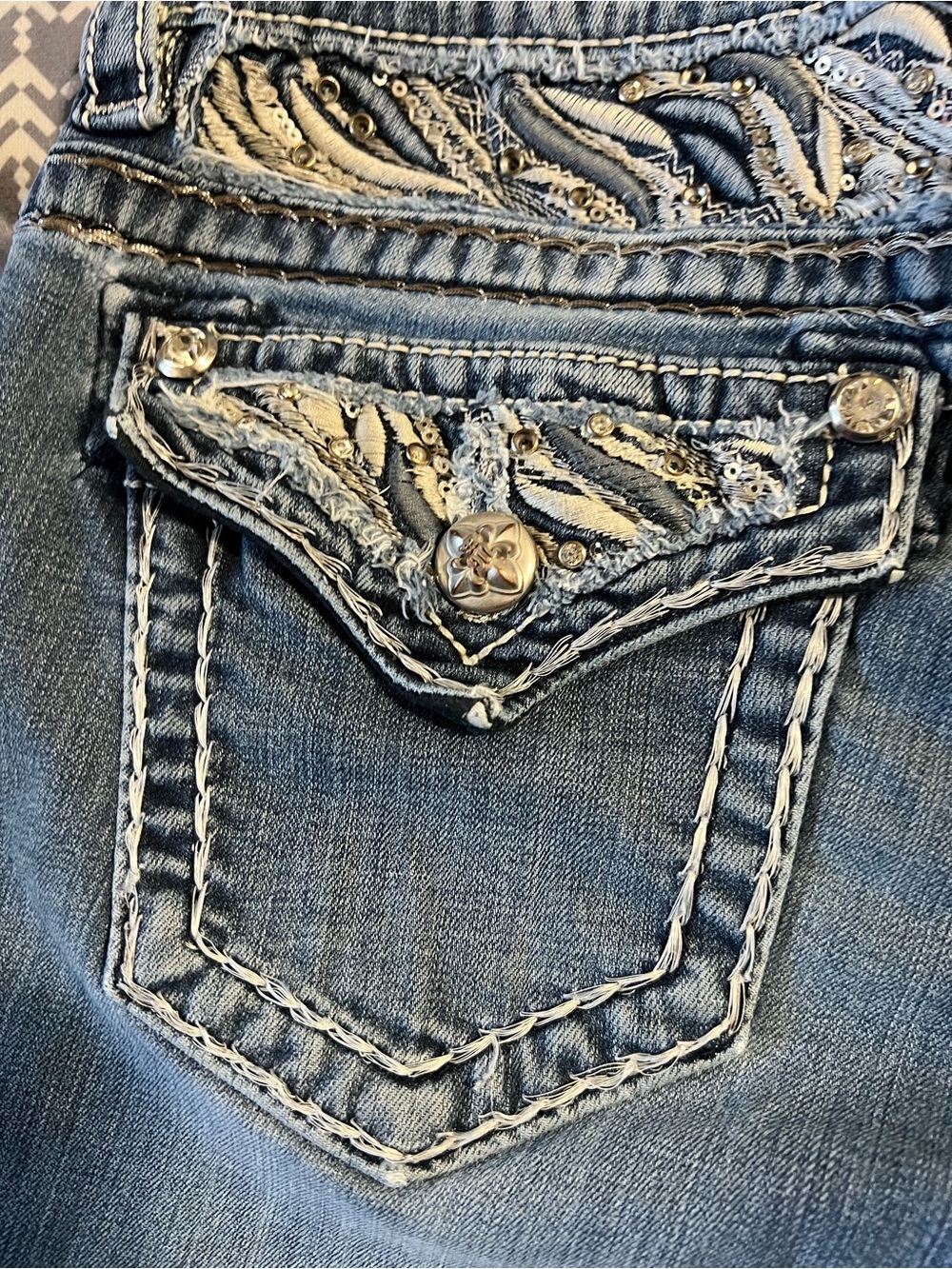 Miss Me Distressed Wide Leg Jeans in Medium Blue 37 inch inseam - Picture 8 of 8